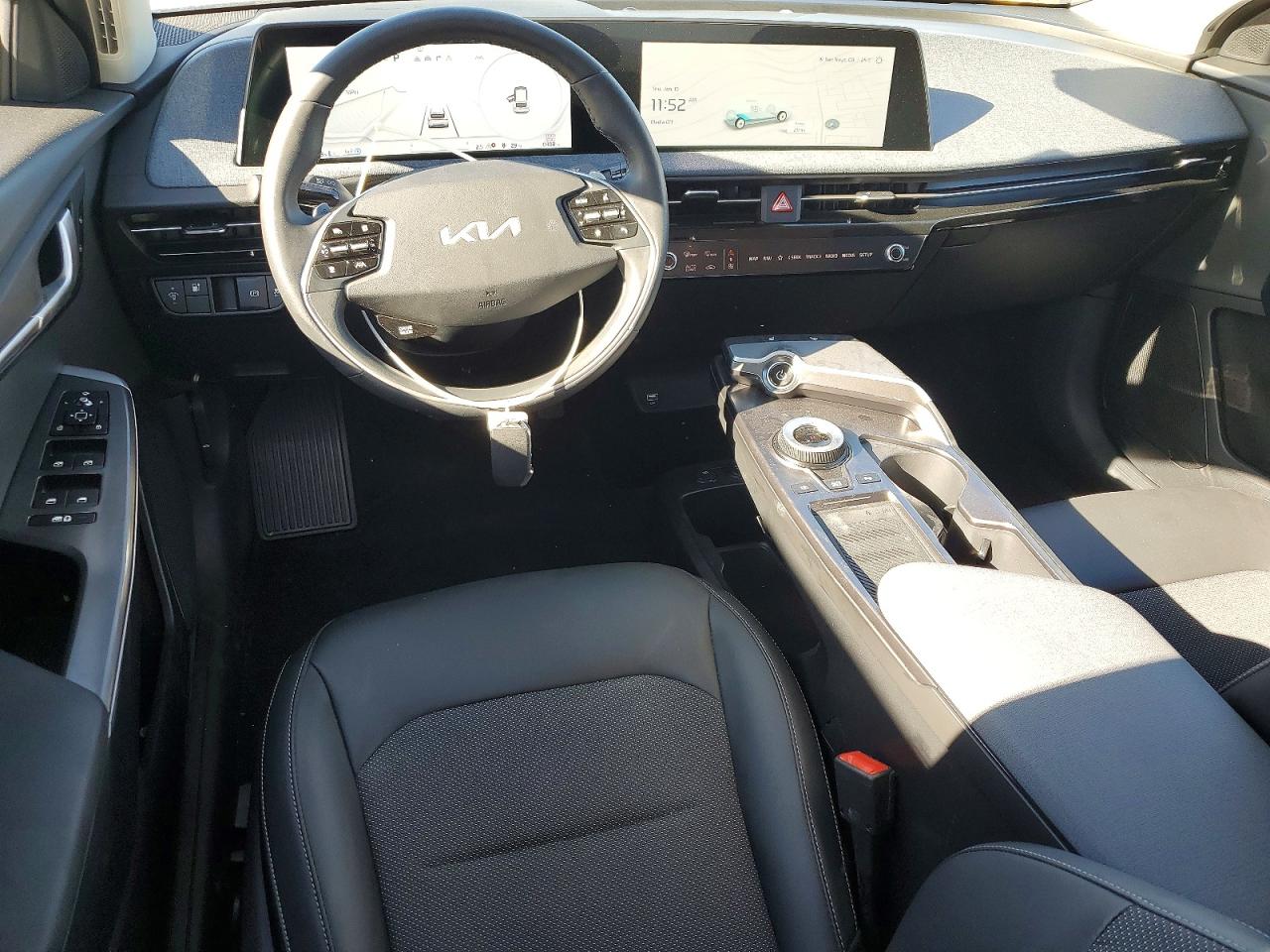 2024 KIA EV6 LIGHT photo 8