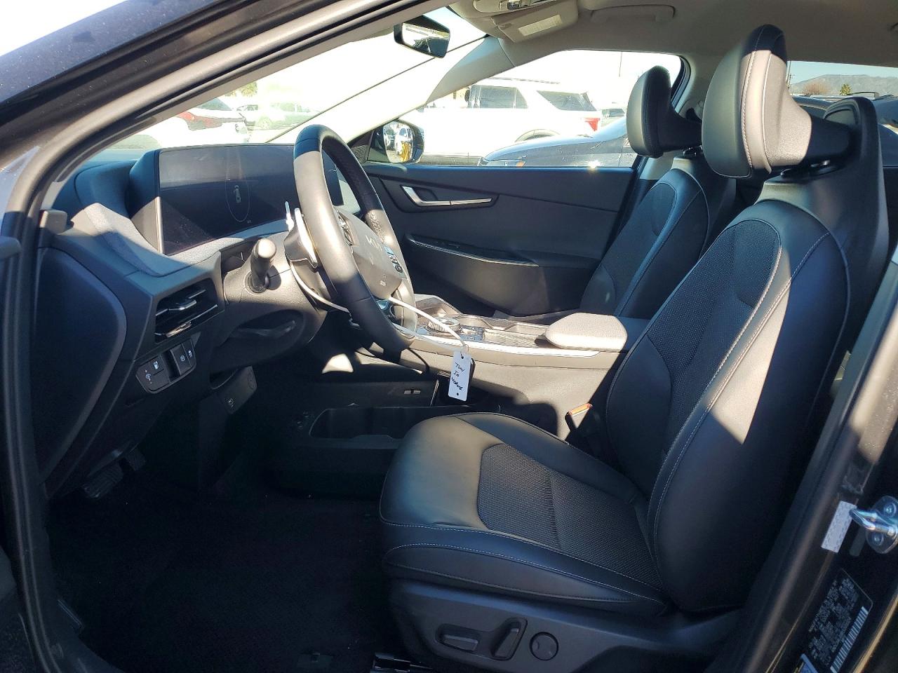2024 KIA EV6 LIGHT photo 7