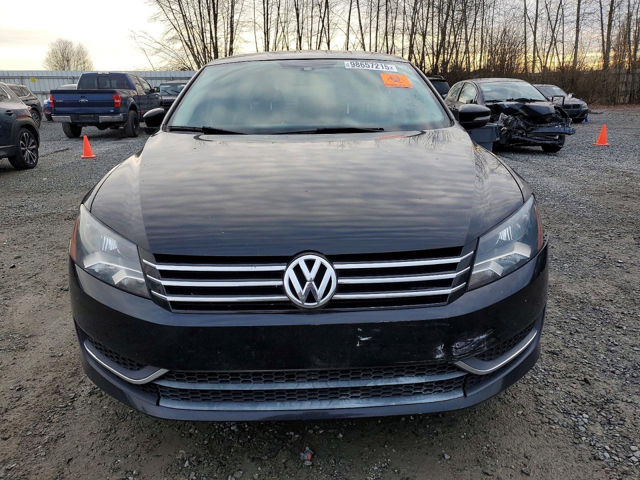 2014 VOLKSWAGEN PASSAT S photo 5