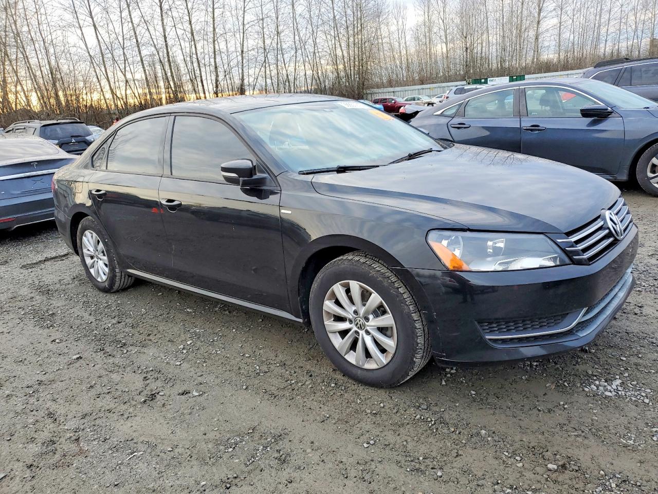 2014 VOLKSWAGEN PASSAT S photo 4