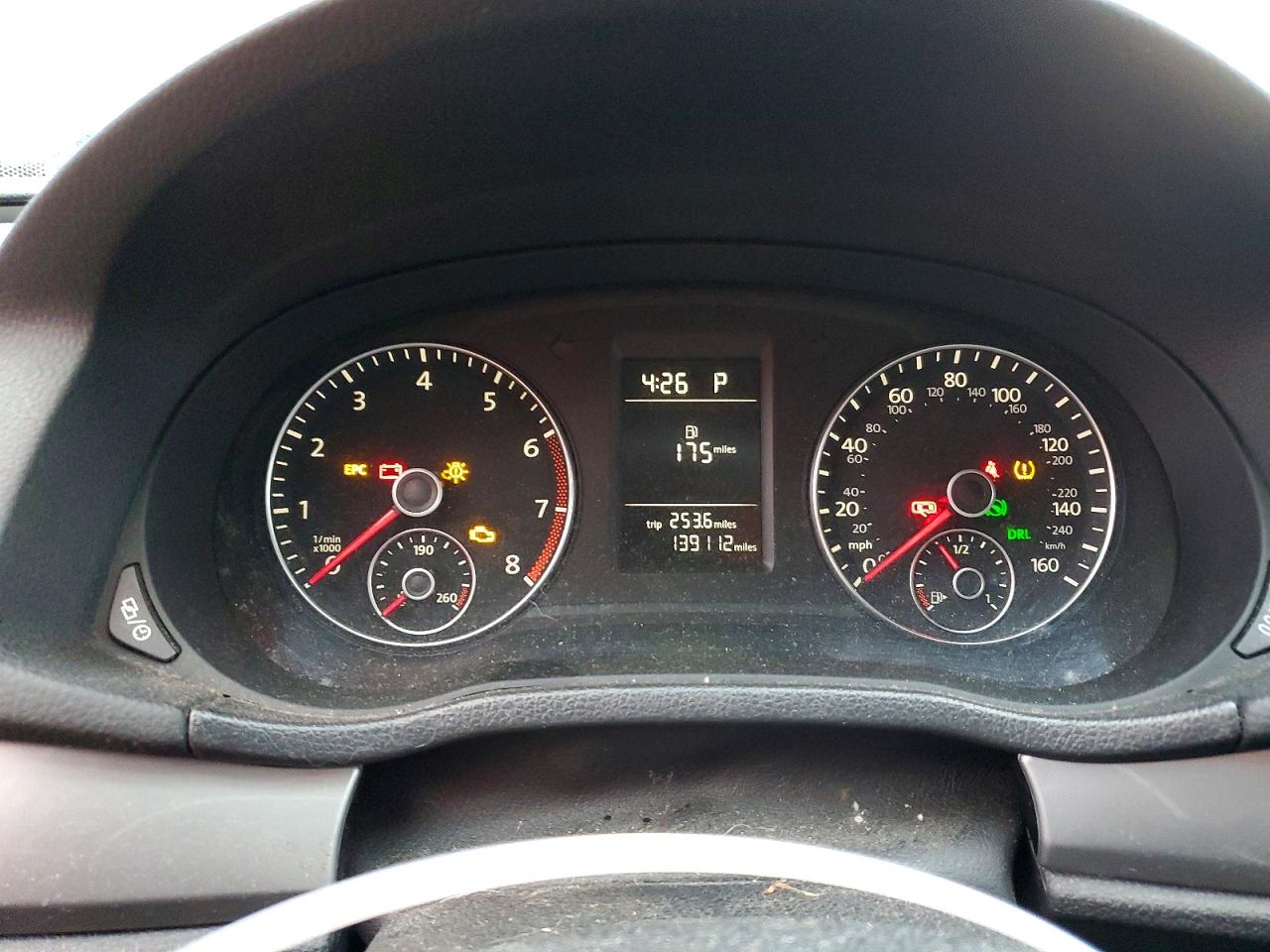 2014 VOLKSWAGEN PASSAT S photo 9