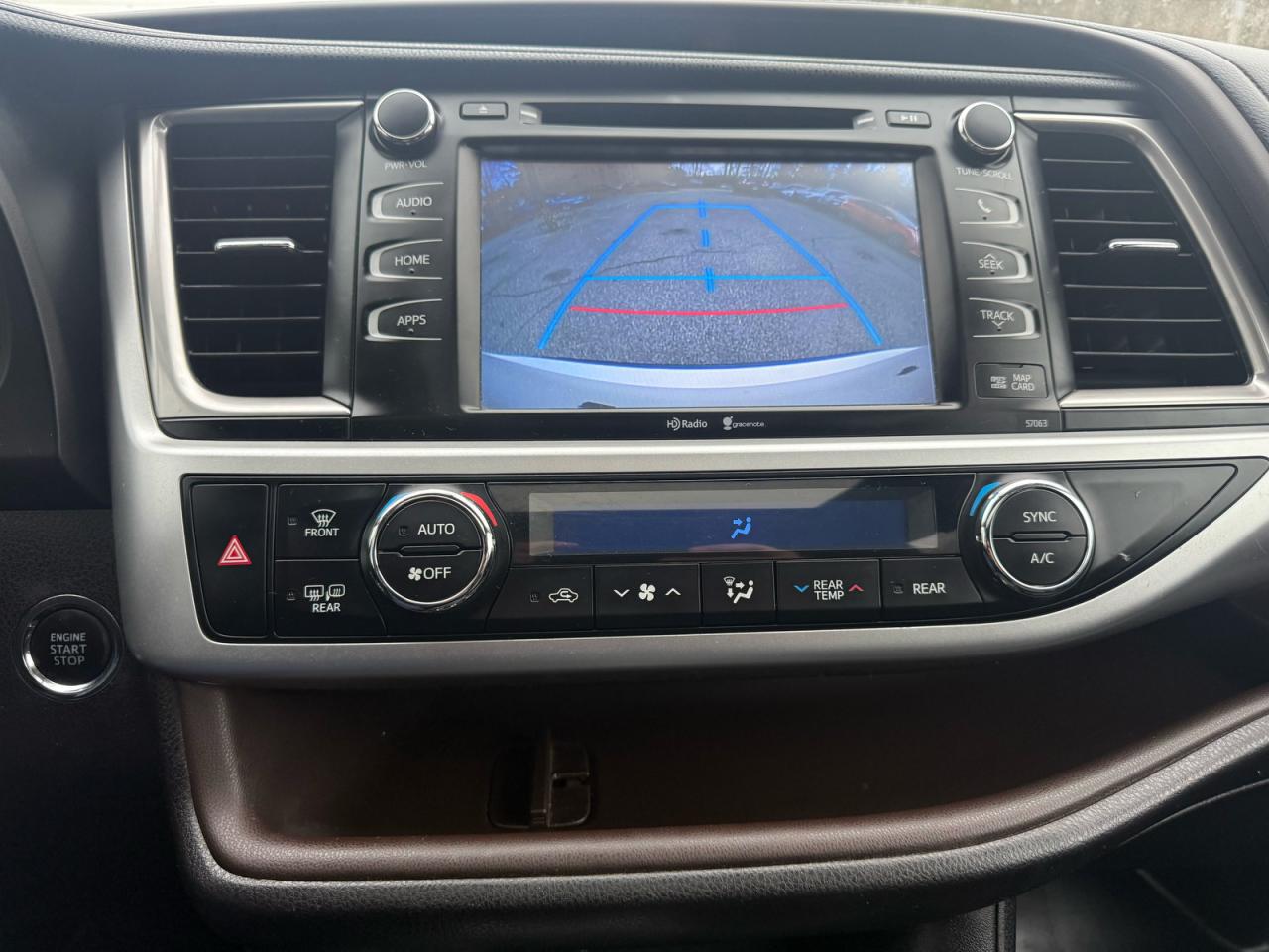 2014 TOYOTA HIGHLANDER XLE photo 9