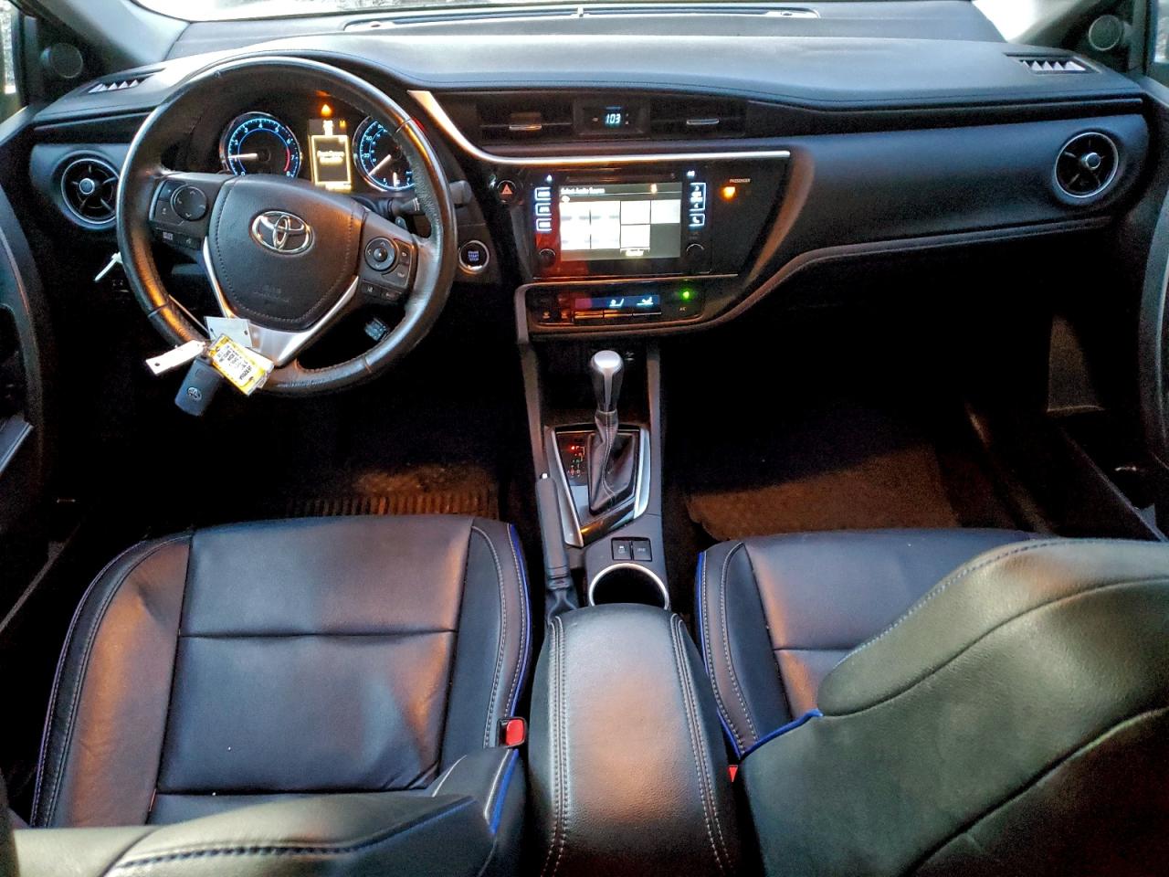 2017 TOYOTA COROLLA L photo 8
