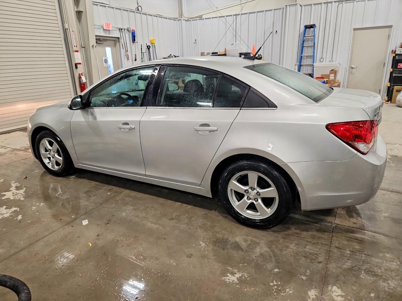 2014 CHEVROLET CRUZE LT photo 2