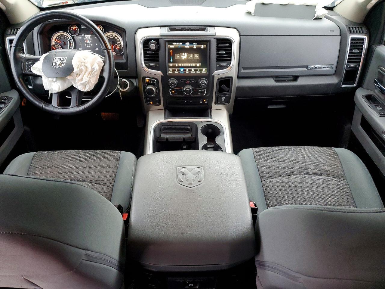 2018 RAM 1500 SLT photo 8