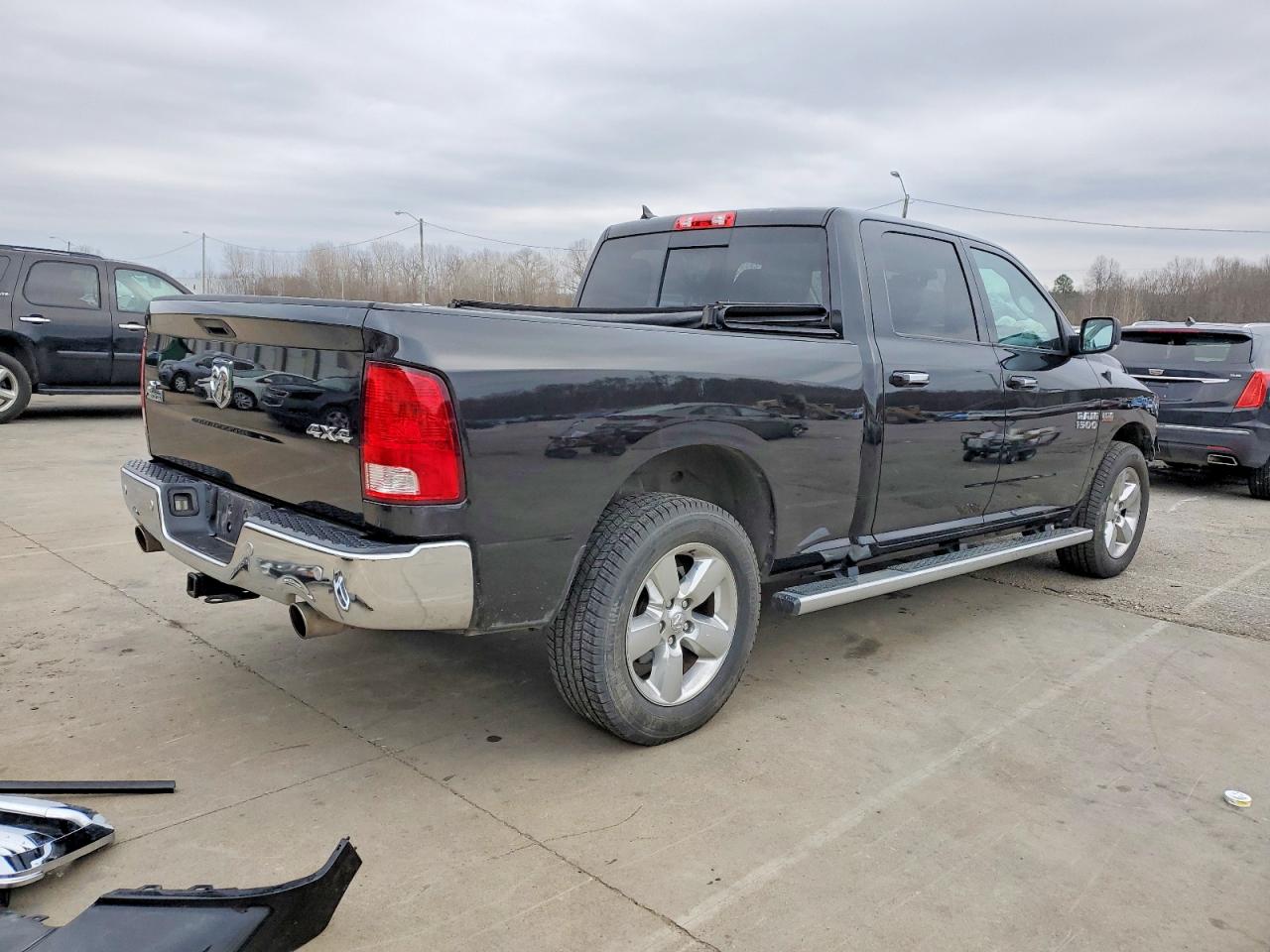 2018 RAM 1500 SLT photo 3