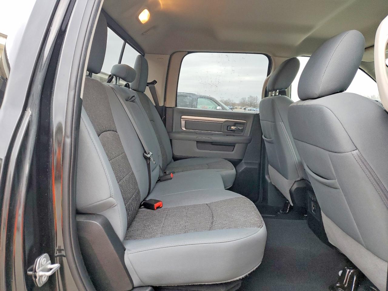 2018 RAM 1500 SLT photo 10