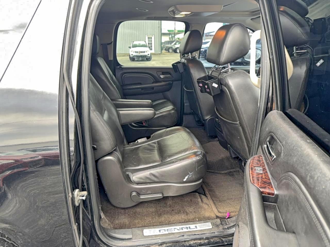 2013 GMC YUKON XL DENALI photo 6