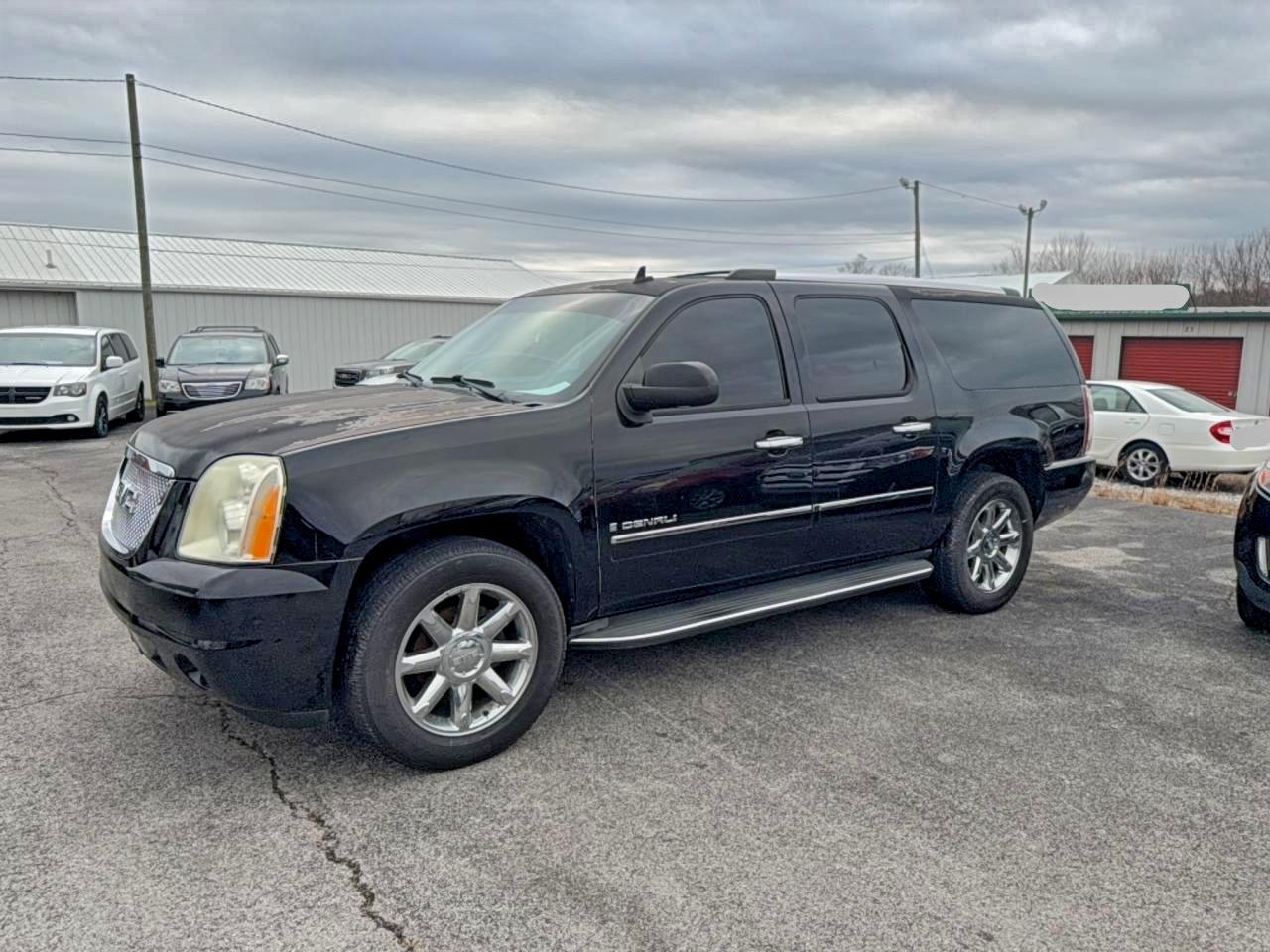 2013 GMC YUKON XL DENALI photo 2