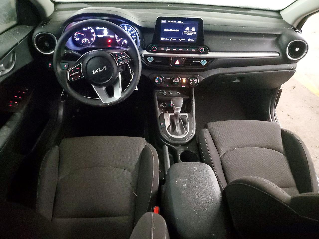 2024 KIA FORTE LX photo 15