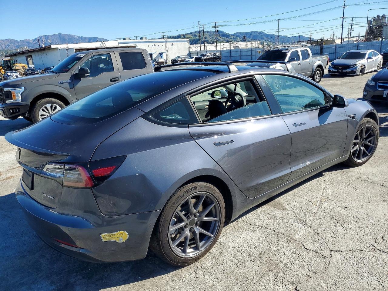 2022 TESLA MODEL 3 photo 3