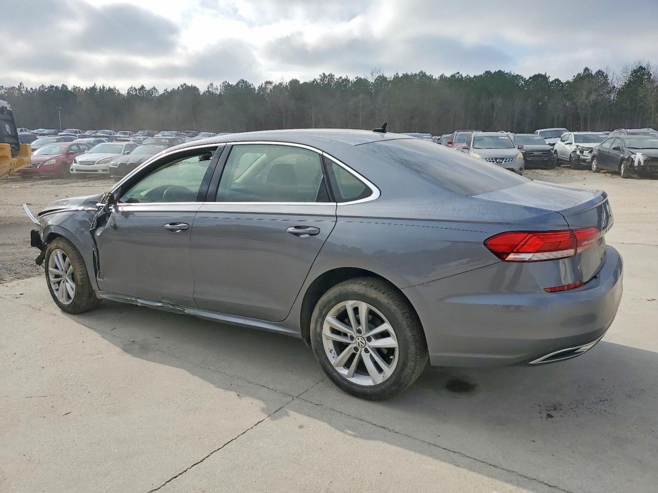 2020 VOLKSWAGEN PASSAT SE photo 3