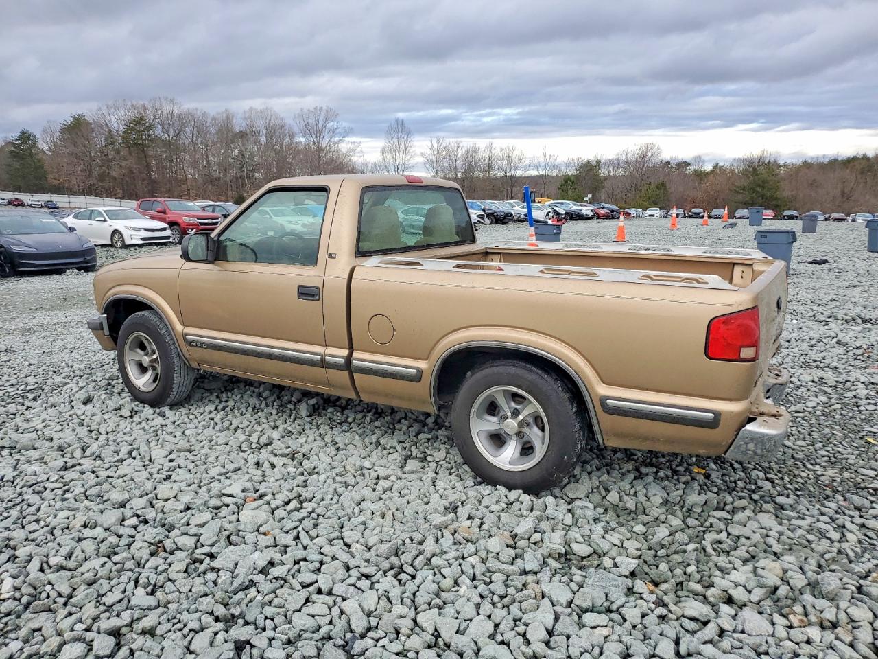 1999 CHEVROLET S TRUCK S10 photo 2