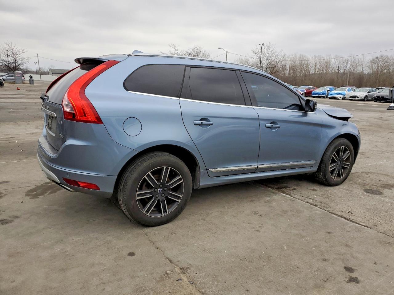 2017 VOLVO XC60 T5 DYNAMIC photo 3