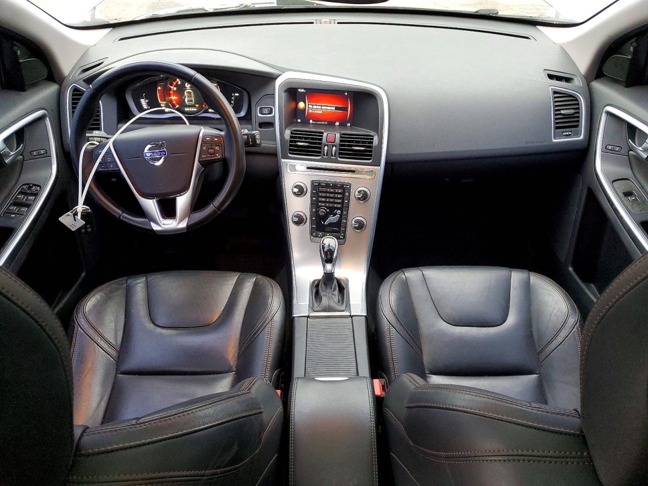 2017 VOLVO XC60 T5 DYNAMIC photo 8