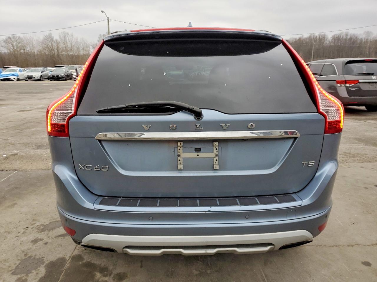 2017 VOLVO XC60 T5 DYNAMIC photo 6