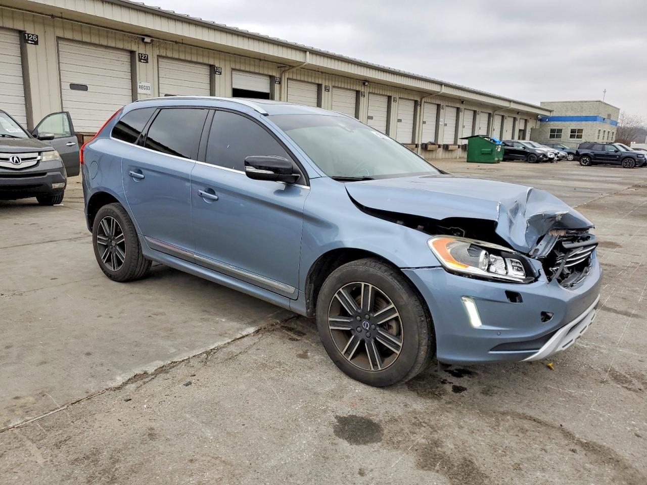 2017 VOLVO XC60 T5 DYNAMIC photo 4