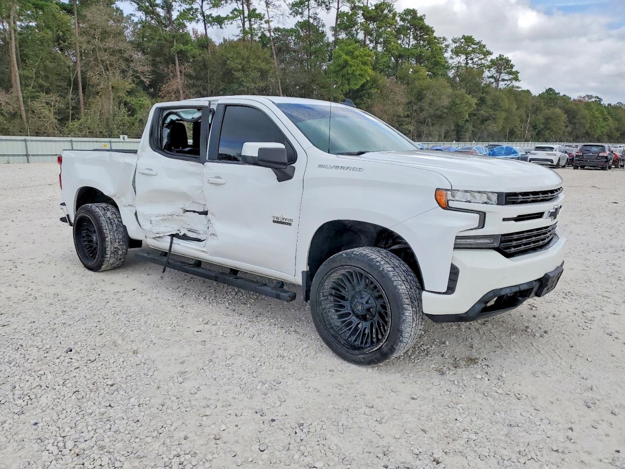 2020 CHEVROLET SILVERADO C1500 RST photo 4
