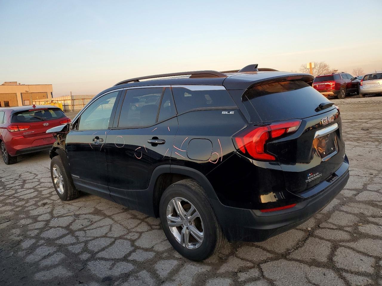 2019 GMC TERRAIN SLE photo 2