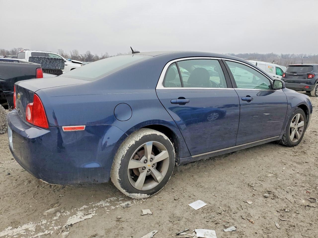 2011 CHEVROLET MALIBU 1LT photo 3