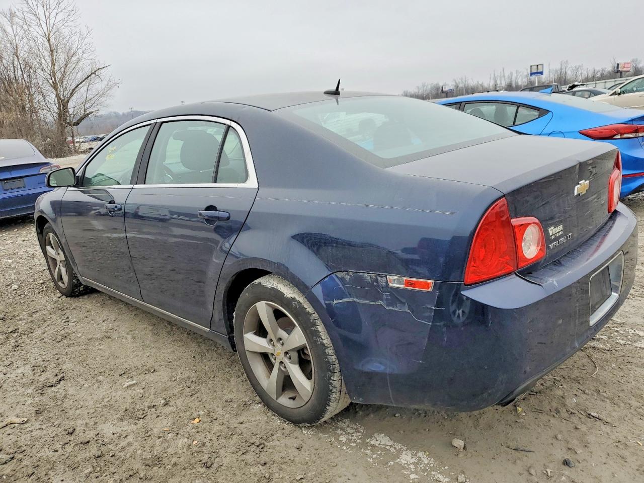 2011 CHEVROLET MALIBU 1LT photo 2