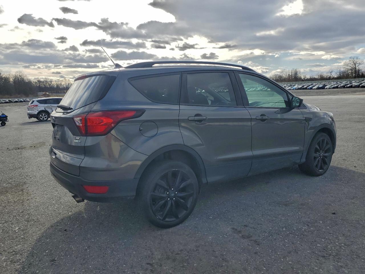 2019 FORD ESCAPE SE photo 3