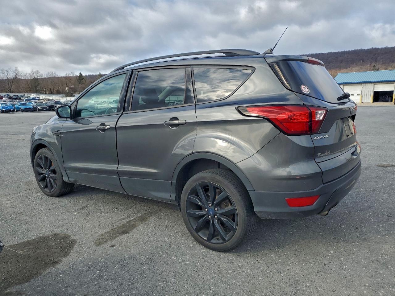 2019 FORD ESCAPE SE photo 2