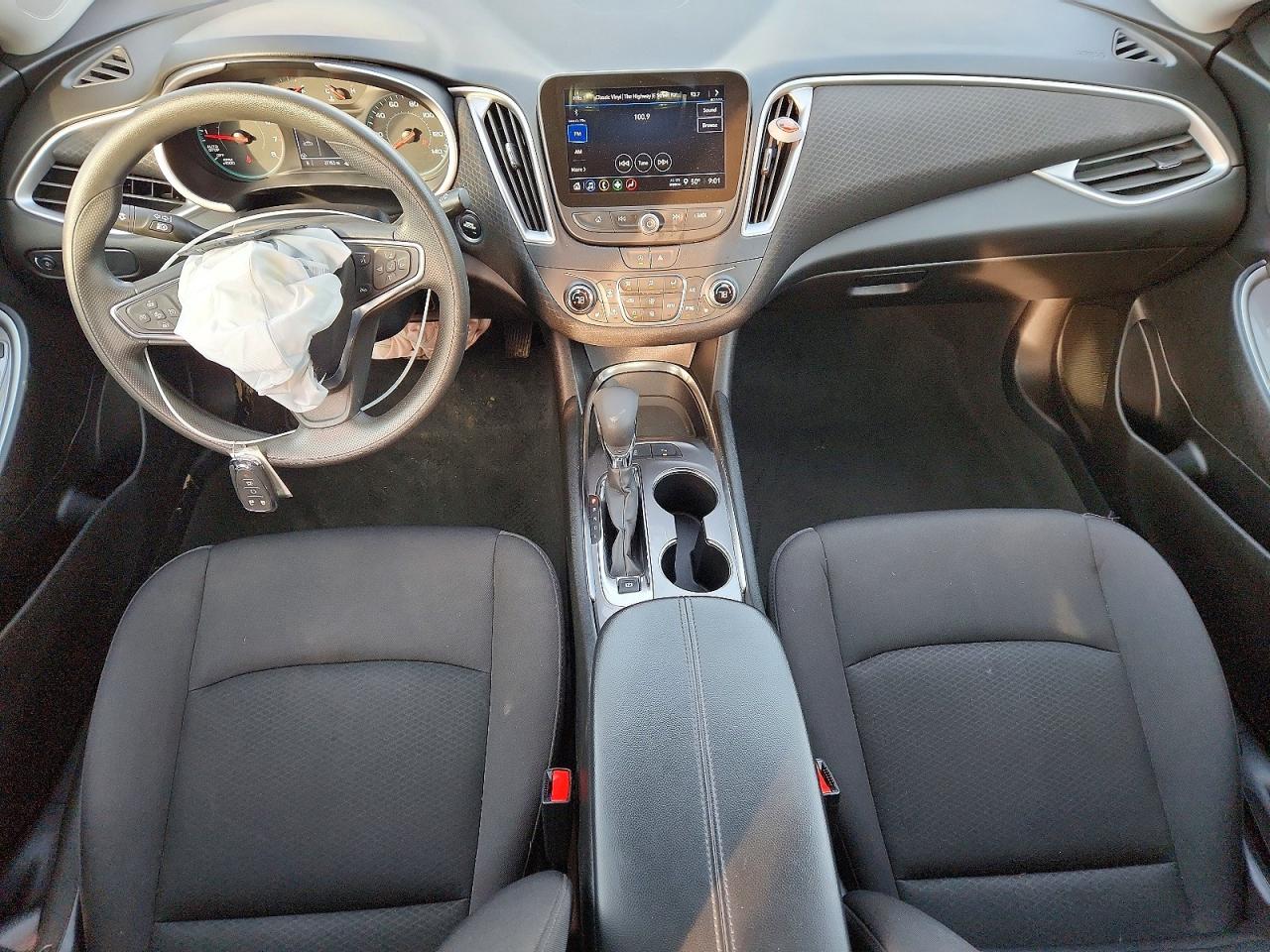 2024 CHEVROLET MALIBU LT photo 8