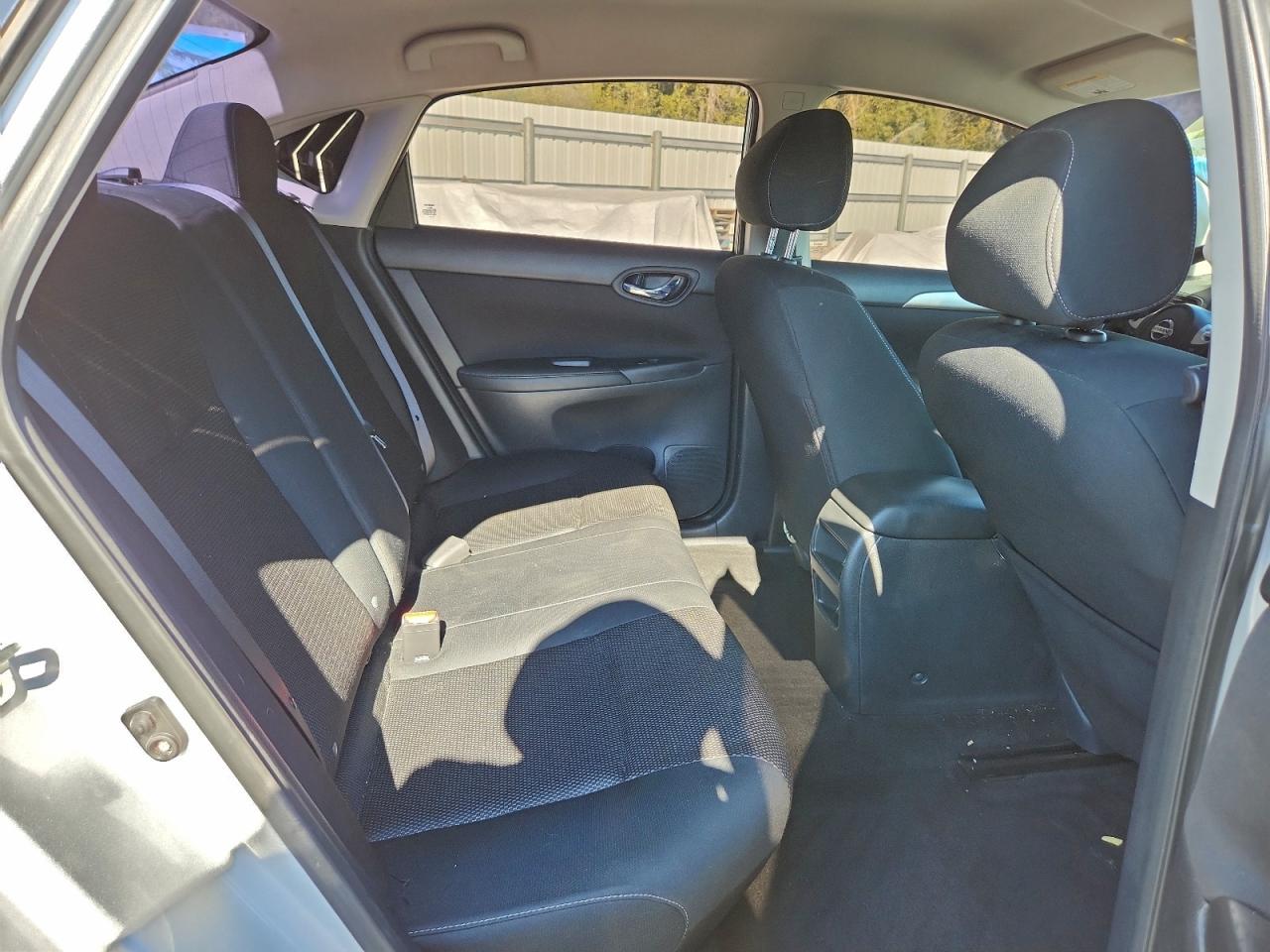 2019 NISSAN SENTRA S photo 10