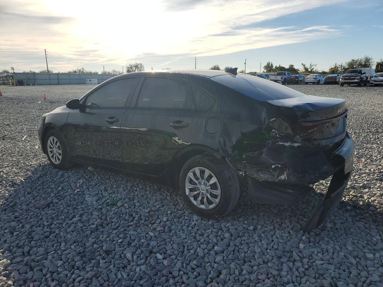 2024 KIA FORTE LX photo 2