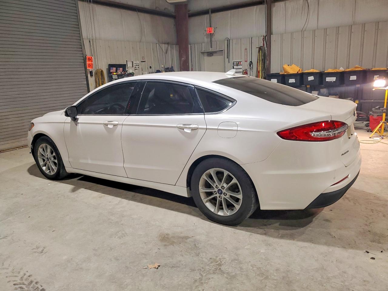 2019 FORD FUSION SE photo 2