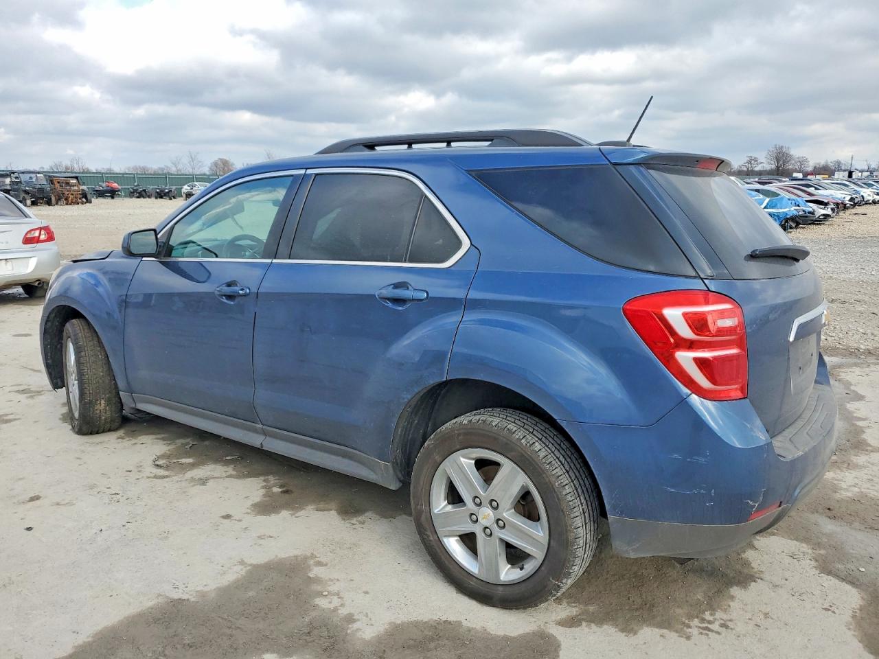 2016 CHEVROLET EQUINOX LT photo 2