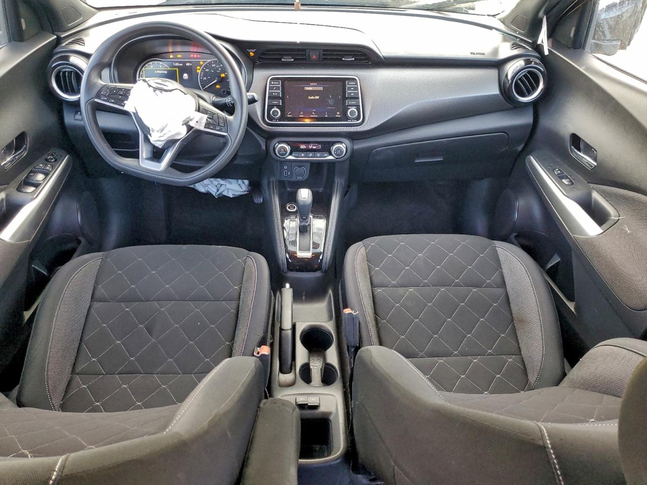2019 NISSAN KICKS S photo 8