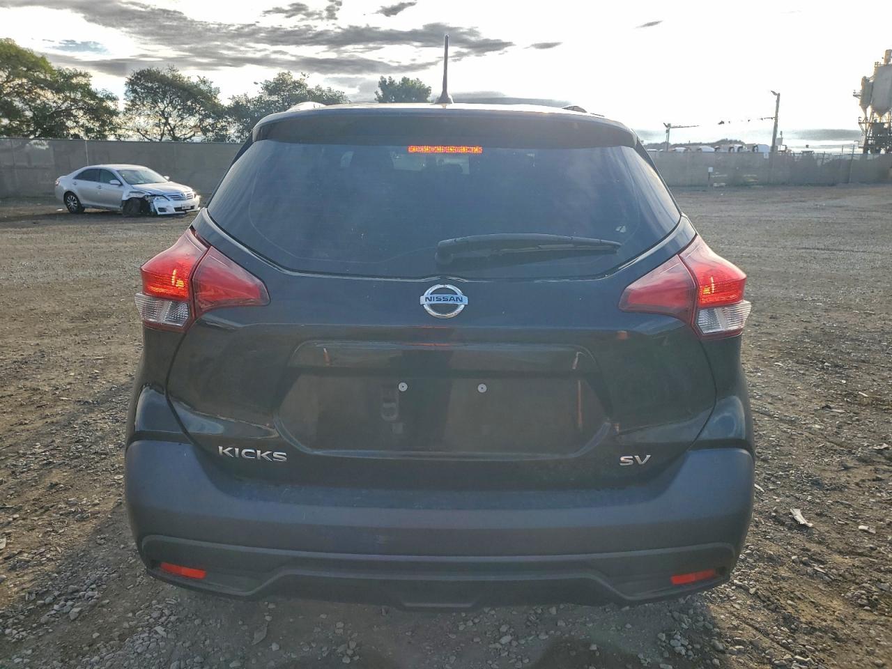 2019 NISSAN KICKS S photo 6