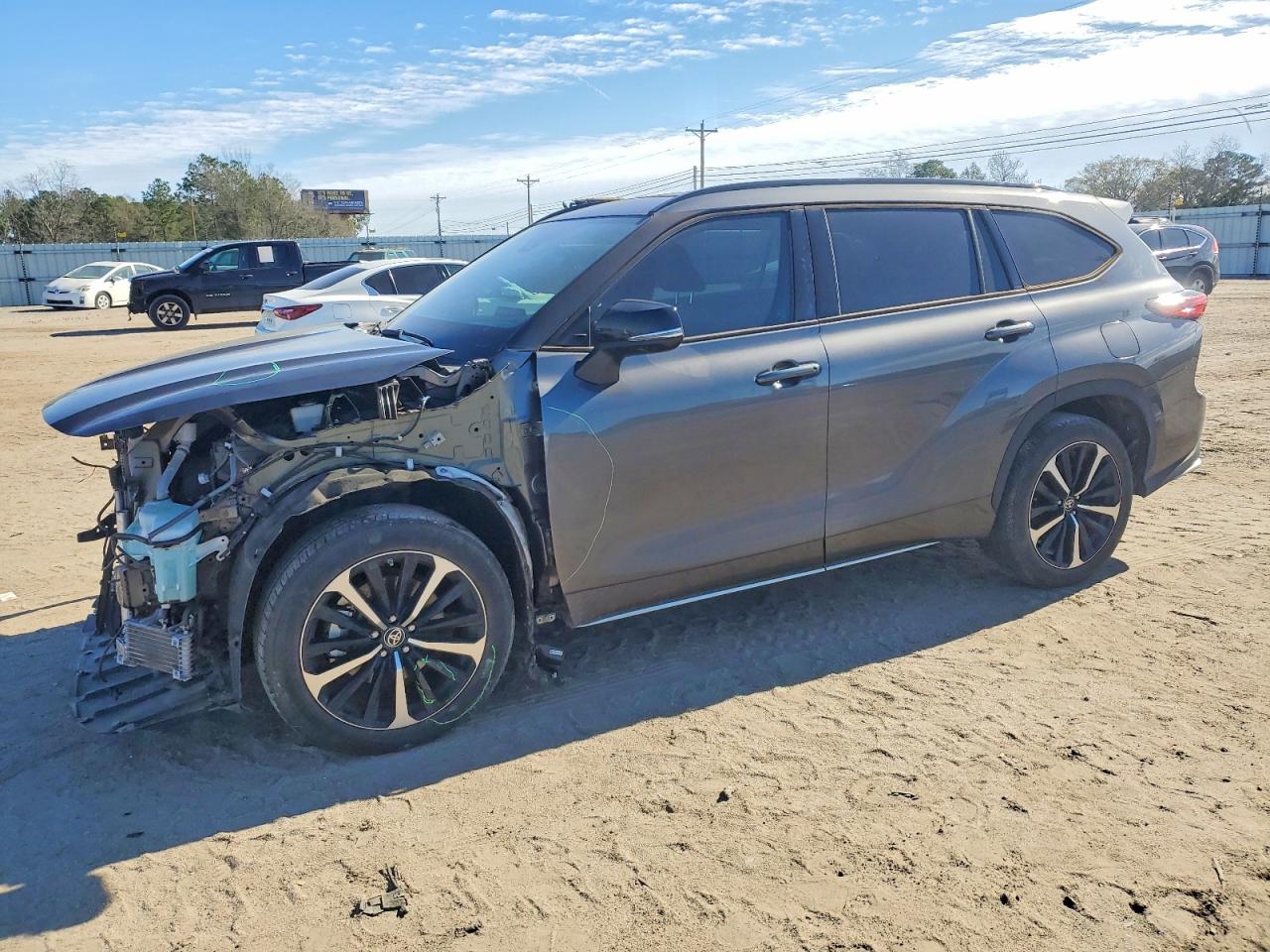 2022 TOYOTA HIGHLANDER