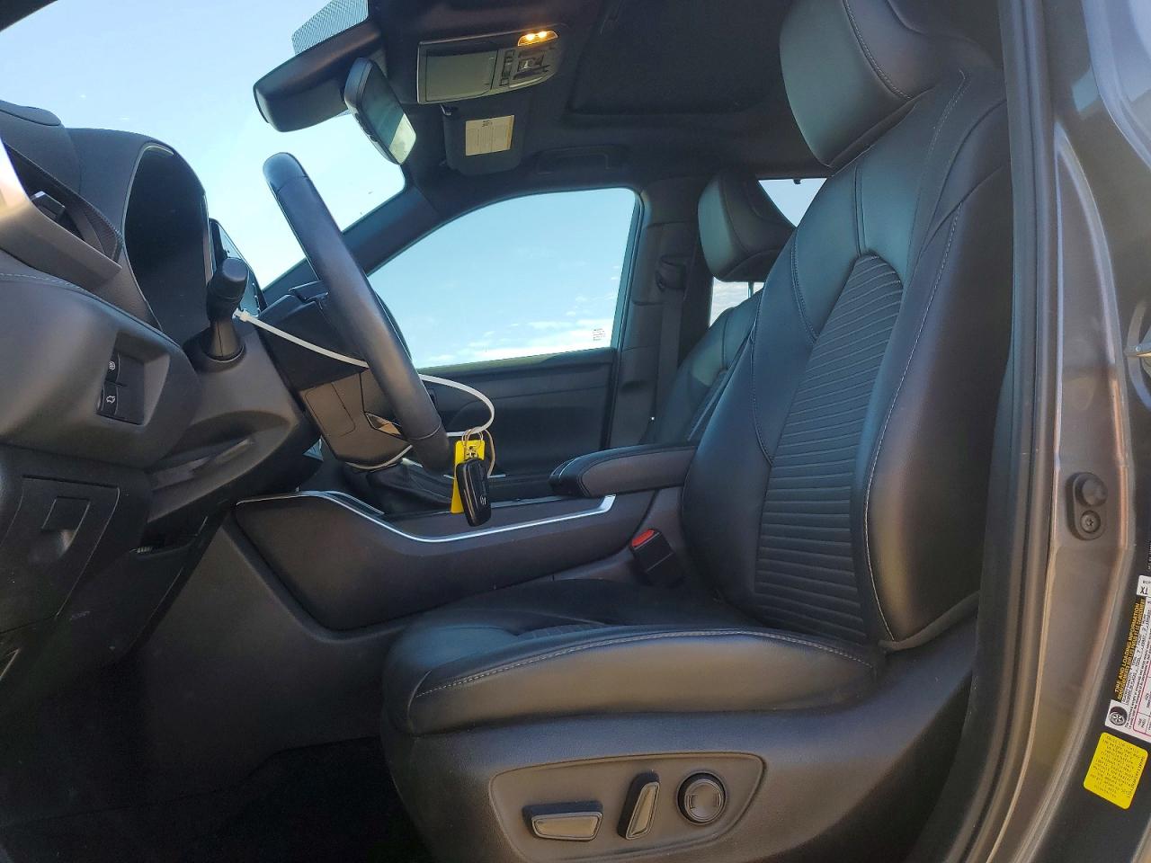2022 TOYOTA HIGHLANDER XSE photo 7