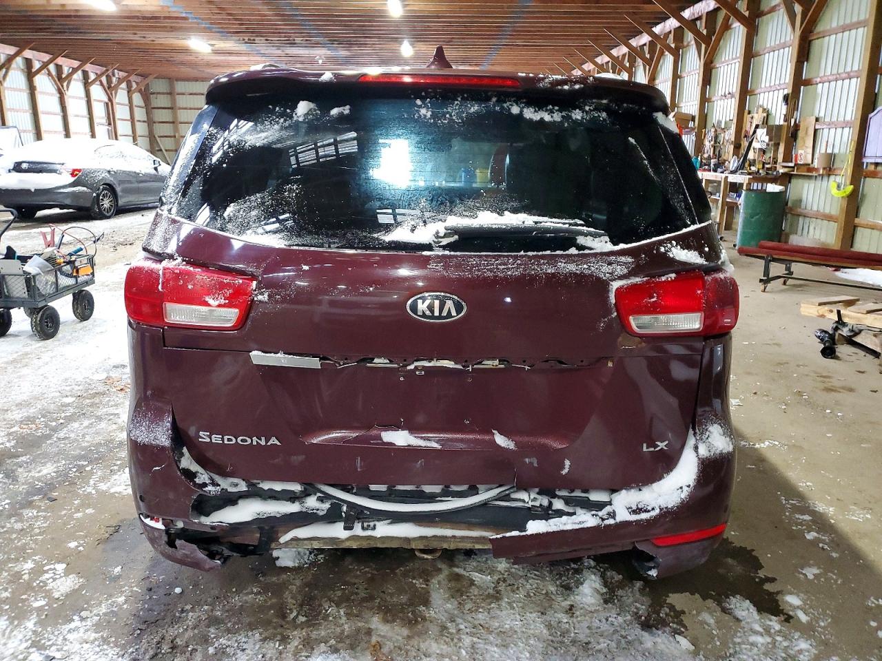 2017 KIA SEDONA LX photo 6