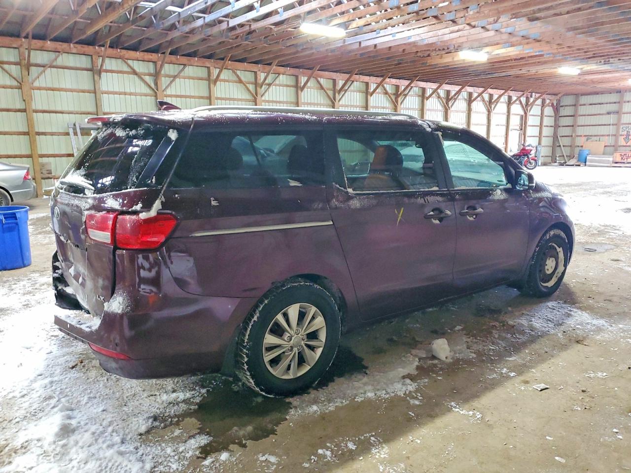 2017 KIA SEDONA LX photo 3