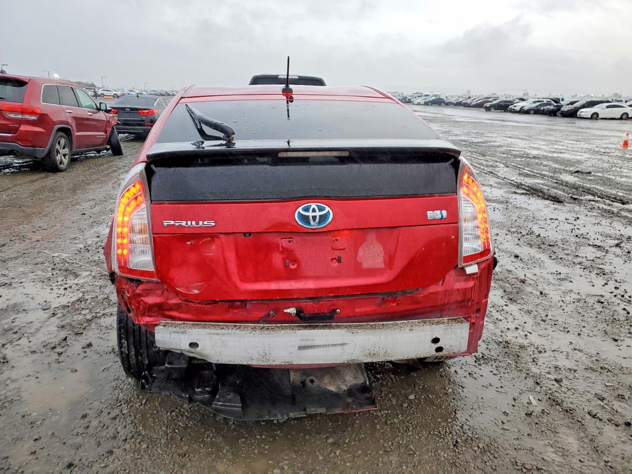 2013 TOYOTA PRIUS photo 6
