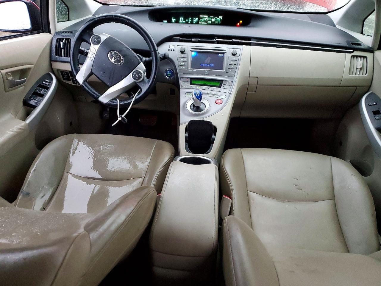 2013 TOYOTA PRIUS photo 8