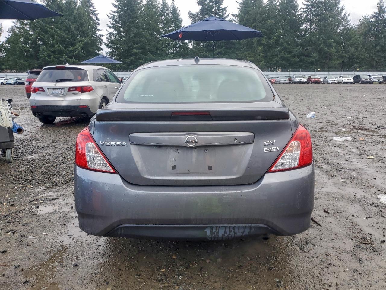 2018 NISSAN VERSA S photo 6
