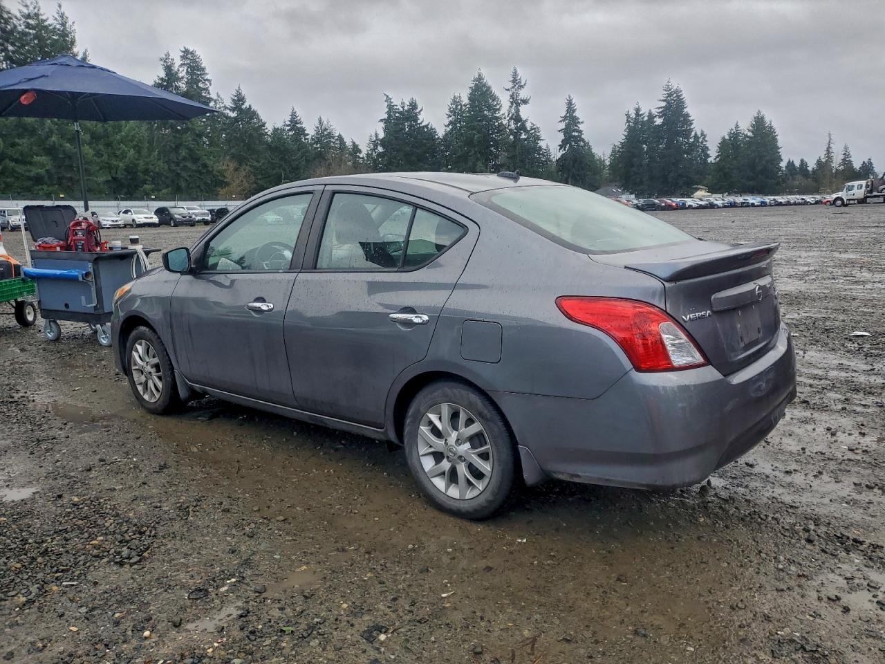 2018 NISSAN VERSA S photo 2