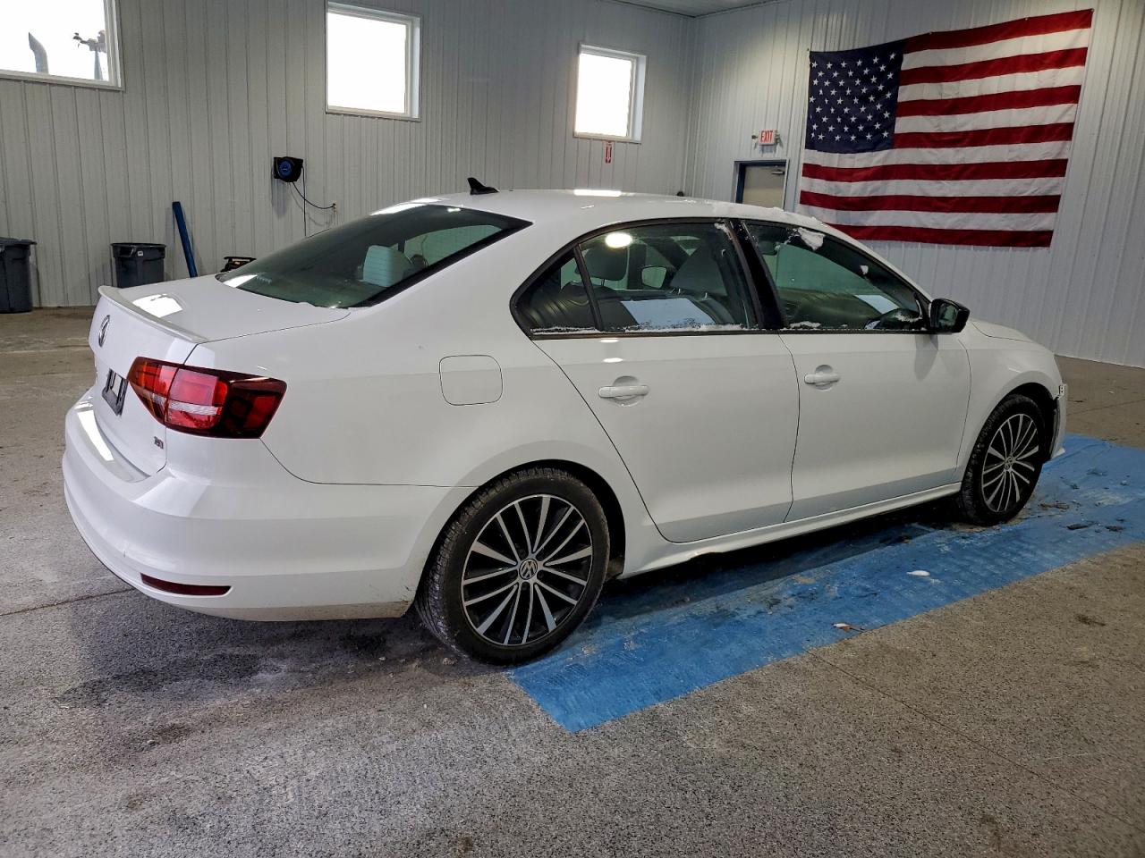 2016 VOLKSWAGEN JETTA SPORT photo 3
