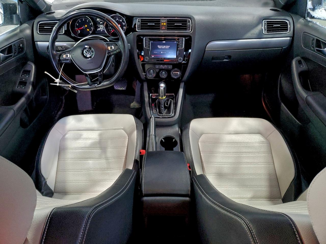 2016 VOLKSWAGEN JETTA SPORT photo 8