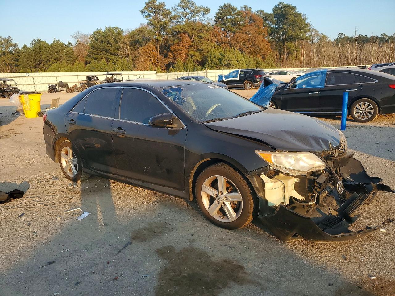 2013 TOYOTA CAMRY L photo 4
