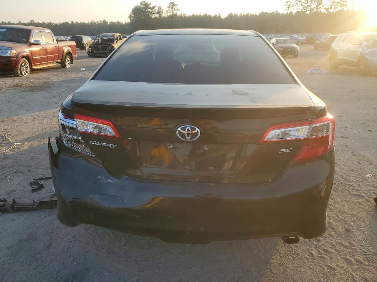 2013 TOYOTA CAMRY L photo 6
