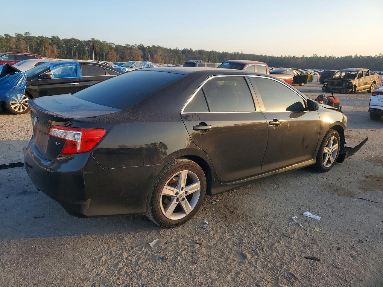 2013 TOYOTA CAMRY L photo 3
