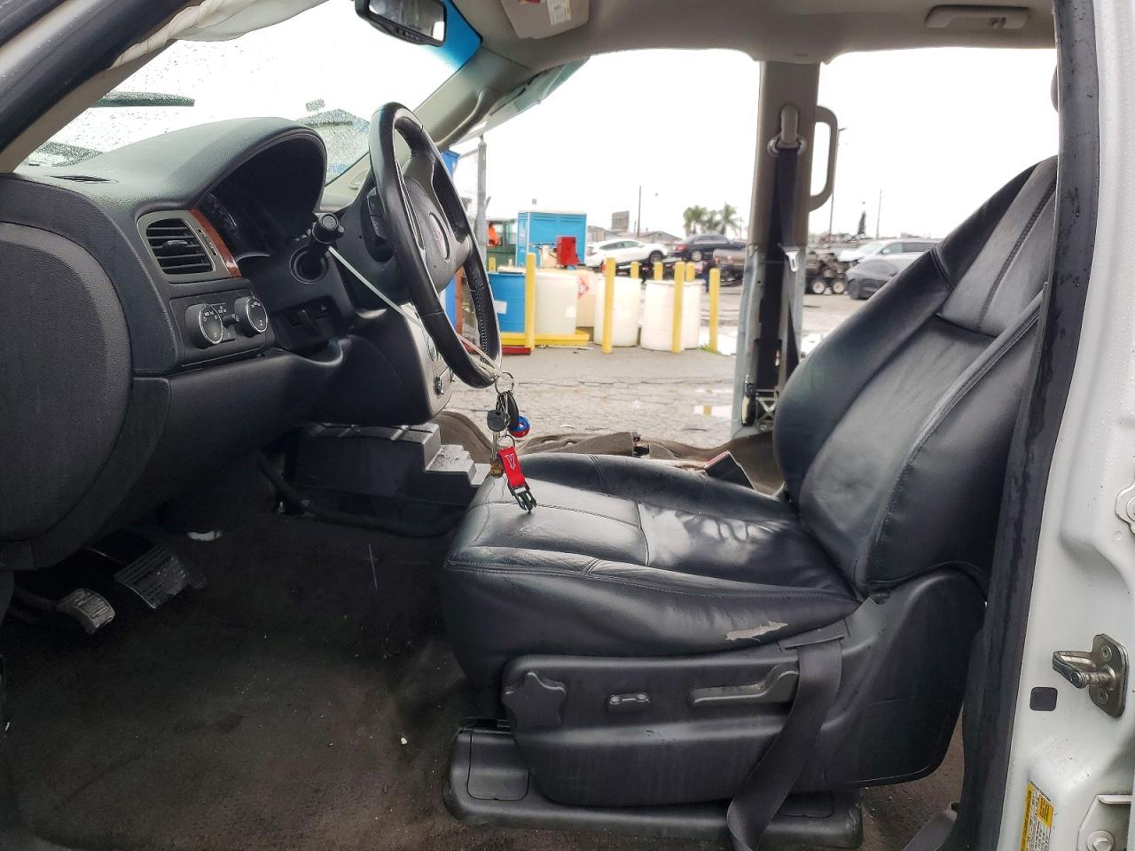 2012 GMC YUKON XL K1500 SLT photo 7