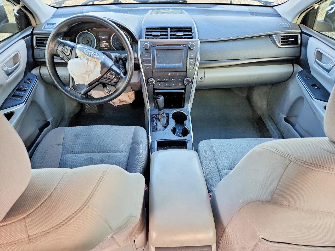 2017 TOYOTA CAMRY LE photo 8