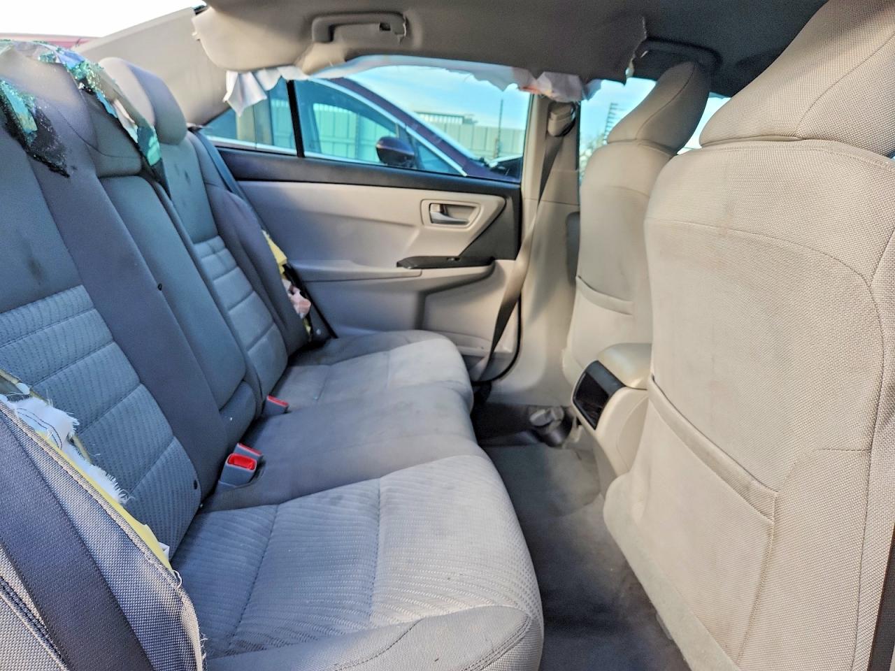 2017 TOYOTA CAMRY LE photo 10